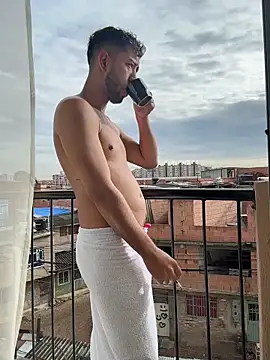 Snapshot of liam_bronw chatting on February 2026 01:21:02 PM liam bronw online show from February 2026 01:21:02 PM