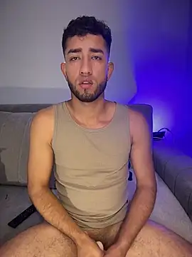 Snapshot of liam_bronw chatting on February 2026 05:01:01 AM liam bronw online show from February 2026 05:01:01 AM