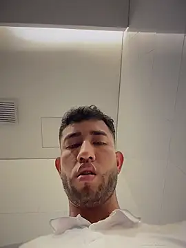 Snapshot of liam_bronw chatting on March 2026 07:07:02 PM liam bronw online show from March 2026 07:07:02 PM