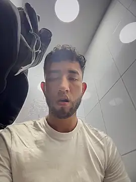 Snapshot of liam_bronw chatting on March 2026 07:31:01 PM liam bronw online show from March 2026 07:31:01 PM