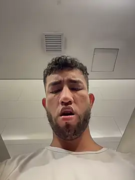 Snapshot of liam_bronw chatting on March 2026 03:56:01 PM liam bronw online show from March 2026 03:56:01 PM