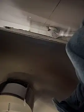 Snapshot of liam_bronw chatting on April 2026 06:42:01 PM liam bronw online show from April 2026 06:42:01 PM