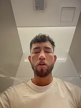 Snapshot of liam_bronw chatting on April 2026 06:24:02 PM liam bronw online show from April 2026 06:24:02 PM