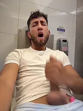 Snapshot of liam_bronw chatting on April 2026 05:51:01 PM liam bronw online show from April 2026 05:51:01 PM