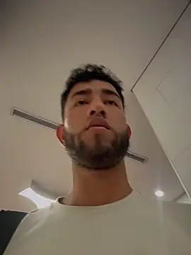 Snapshot of liam_bronw chatting on April 2026 06:58:02 PM liam bronw online show from April 2026 06:58:02 PM