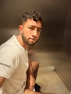 Snapshot of liam_bronw chatting on April 2026 06:15:01 PM liam bronw online show from April 2026 06:15:01 PM