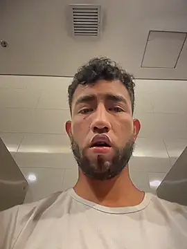 Snapshot of liam_bronw chatting on April 2026 07:58:02 PM liam bronw online show from April 2026 07:58:02 PM