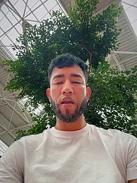 Snapshot of liam_bronw chatting on April 2026 03:46:02 PM liam bronw online show from April 2026 03:46:02 PM