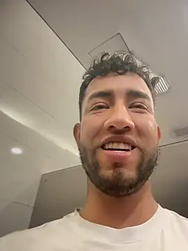 Snapshot of liam_bronw chatting on April 2026 09:06:01 PM liam bronw online show from April 2026 09:06:01 PM