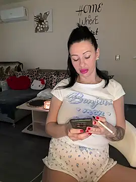 Snapshot of IRISWHITE17 chatting on March 2026 05:44:01 AM IRISWHITE17 online show from March 2026 05:44:01 AM