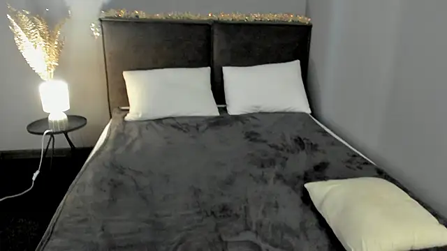 SkinyJoys online show from February 2026 06:40:02 AM