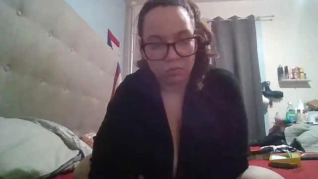 Snapshot of bellakay19 chatting on March 2026 05:02:01 AM bellakay19 online show from March 2026 05:02:01 AM
