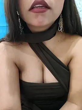 Hot Twinkle online show from February 2026 07:02:02 AM