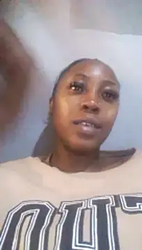 Snapshot of CocoButterxox chatting on April 2026 01:13:02 PM CocoButterxox online show from April 2026 01:13:02 PM