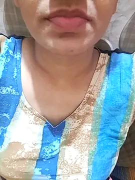 Snapshot of MILFybar chatting on March 2026 05:06:01 PM MILFybar online show from March 2026 05:06:01 PM