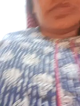 Snapshot of MILFybar chatting on April 2026 11:33:01 AM MILFybar online show from April 2026 11:33:01 AM