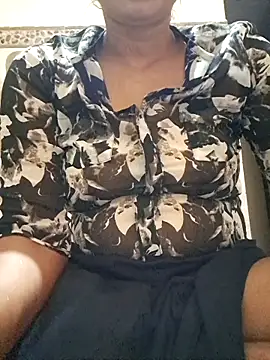 Snapshot of MILFybar chatting on April 2026 06:55:02 PM MILFybar online show from April 2026 06:55:02 PM