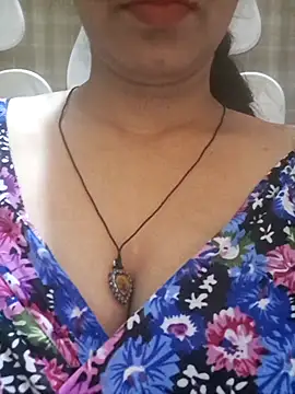 Snapshot of MILFybar chatting on April 2026 04:53:02 PM MILFybar online show from April 2026 04:53:02 PM