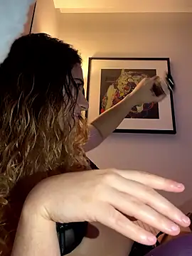 Snapshot of joanaguerreiru chatting on January 2026 12:13:01 AM joanaguerreiru online show from January 2026 12:13:01 AM