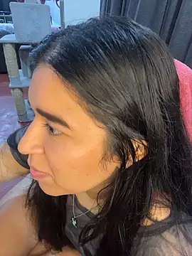 Snapshot of Minico25 chatting on April 2026 05:04:02 AM Minico25 online show from April 2026 05:04:02 AM