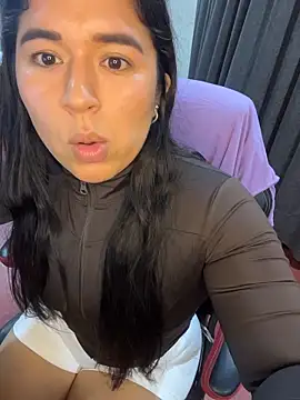 Snapshot of Minico25 chatting on April 2026 02:00:02 AM Minico25 online show from April 2026 02:00:02 AM