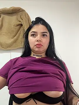 Mia  Bloom online show from February 2026 12:43:02 PM