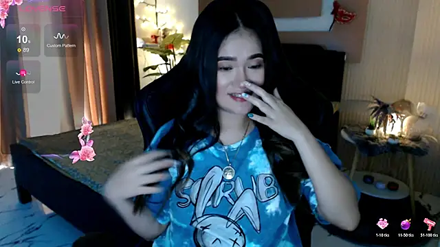 Snapshot of simplykhate chatting on March 2026 12:49:02 AM simplykhate online show from March 2026 12:49:02 AM