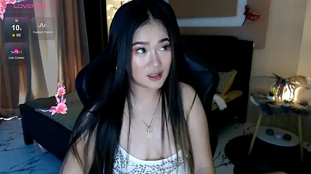 Snapshot of simplykhate chatting on April 2026 12:54:02 AM simplykhate online show from April 2026 12:54:02 AM