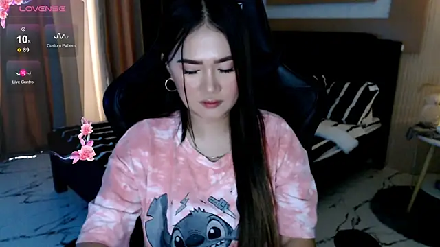 Snapshot of simplykhate chatting on April 2026 02:42:02 AM simplykhate online show from April 2026 02:42:02 AM