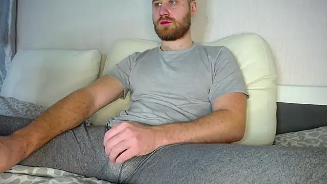 Snapshot of LorenzoLux chatting on March 2025 05:25:01 PM LorenzoLux online show from March 2025 05:25:01 PM