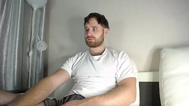 Snapshot of LorenzoLux chatting on October 2025 05:45:02 PM LorenzoLux online show from October 2025 05:45:02 PM