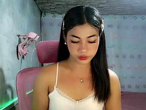 Snapshot of Margalona_ chatting on April 2026 02:15:01 PM Margalona online show from April 2026 02:15:01 PM