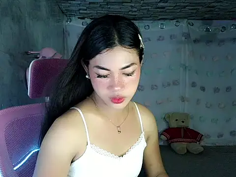 Snapshot of Margalona_ chatting on April 2026 05:47:02 AM Margalona online show from April 2026 05:47:02 AM