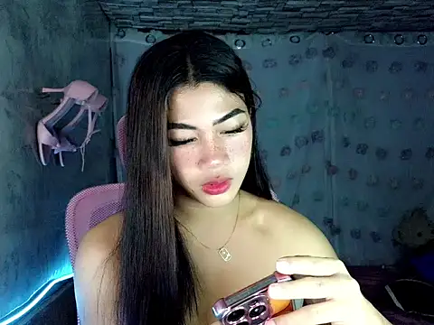 Snapshot of Margalona_ chatting on April 2026 05:27:01 PM Margalona online show from April 2026 05:27:01 PM