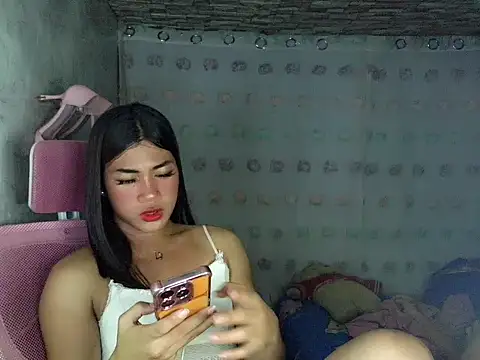 Snapshot of Margalona_ chatting on April 2026 07:15:01 PM Margalona online show from April 2026 07:15:01 PM