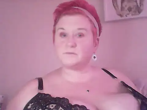 Snapshot of BustyRedxx chatting on March 2026 11:24:01 AM BustyRedxx online show from March 2026 11:24:01 AM