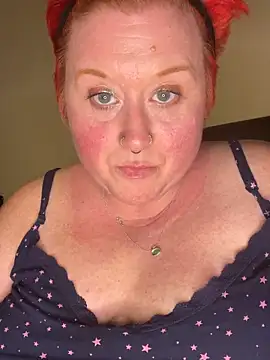 Snapshot of BustyRedxx chatting on April 2026 06:27:02 PM BustyRedxx online show from April 2026 06:27:02 PM