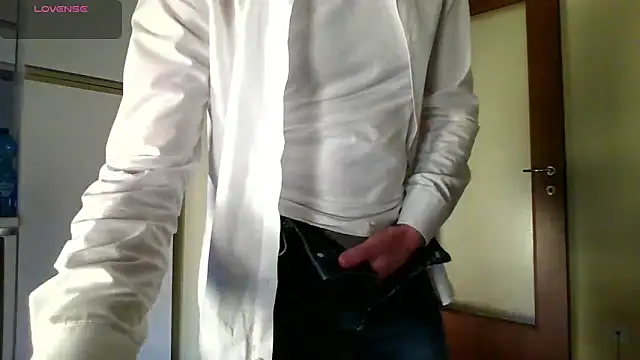 Snapshot of Ele7b5 chatting on May 2026 03:29:02 PM Ele7b5 online show from May 2026 03:29:02 PM