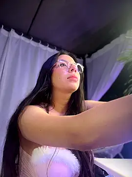 Snapshot of ShyDesireXXX chatting on March 2026 05:35:02 AM ShyDesireXXX online show from March 2026 05:35:02 AM