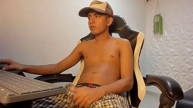 Alluringangel23 online show from January 2026 12:45:02 AM