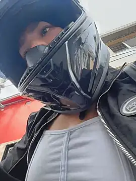 TaylorrHill online show from April 2026 08:24:02 PM