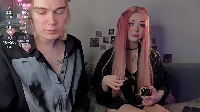 Snapshot of SweetheartsFriends chatting on April 2026 02:40:02 AM SweetheartsFriends online show from April 2026 02:40:02 AM
