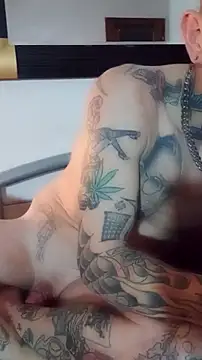 Snapshot of Der_Schoene_Penis chatting on January 2026 10:46:01 PM Der Schoene Penis online show from January 2026 10:46:01 PM