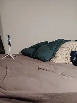 Snapshot of Der_Schoene_Penis chatting on April 2026 08:09:02 PM Der Schoene Penis online show from April 2026 08:09:02 PM