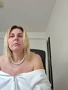 Snapshot of Amelia9798 chatting on March 2026 05:22:01 AM Amelia9798 online show from March 2026 05:22:01 AM