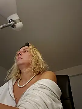 Snapshot of Amelia9798 chatting on March 2026 02:16:02 AM Amelia9798 online show from March 2026 02:16:02 AM