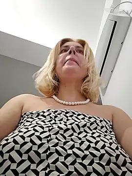Amelia9798 online show from May 2026 05:43:01 PM