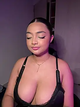 Snapshot of SASHASTRADA_ chatting on March 2026 03:22:01 AM SASHASTRADA online show from March 2026 03:22:01 AM