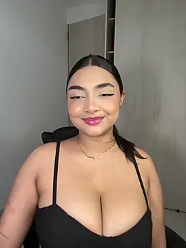 Snapshot of SASHASTRADA_ chatting on April 2026 08:43:02 PM SASHASTRADA online show from April 2026 08:43:02 PM