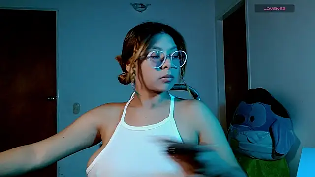 Snapshot of Princess_Venus chatting on April 2026 05:32:02 AM Princess Venus online show from April 2026 05:32:02 AM